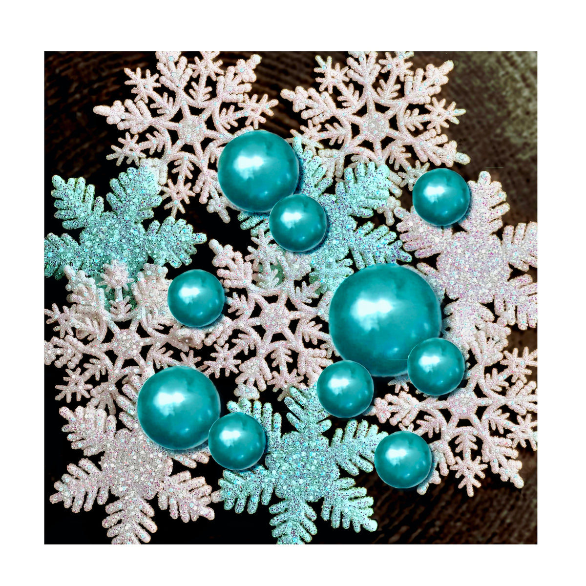 Copos de nieve blancos brillantes "flotantes" y perlas azul agua - Decoraciones de jarrón de invierno