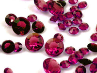 Funkelnde Diamant-Edelsteine ​​– Vasendekorationen und Tischstreuungen