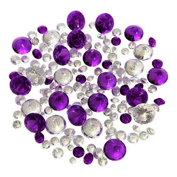 Dispersiones de mesa de gemas de corte de diamante brillantes púrpuras y transparentes